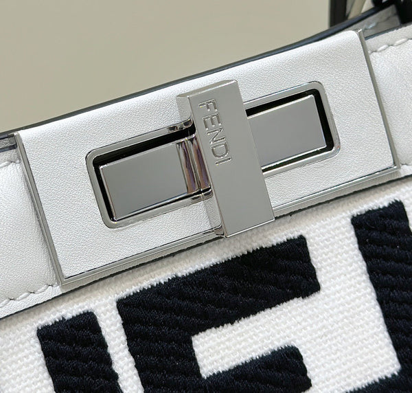 FENDI Everyday Tote Royal tushar