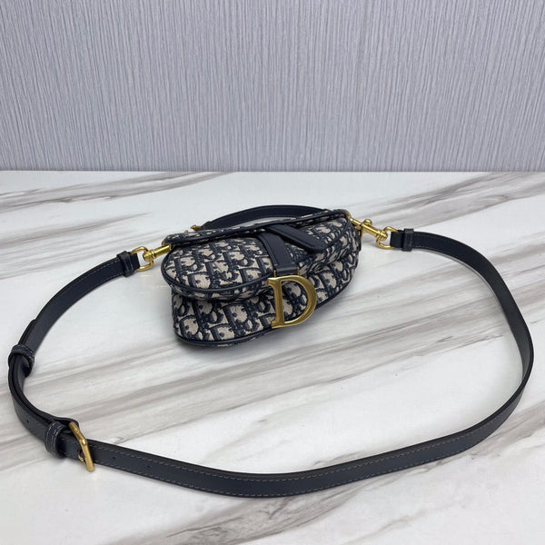 Dior Comfort Saddle Bag Royal tushar